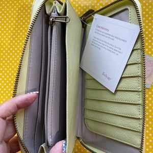 Lemongrass Thirty One distressed pebble “All about the Benjamin’s” wallet